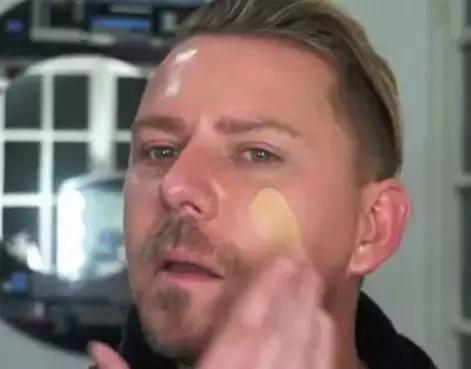 男士化妆新手，如何简单的化一个淡妆？